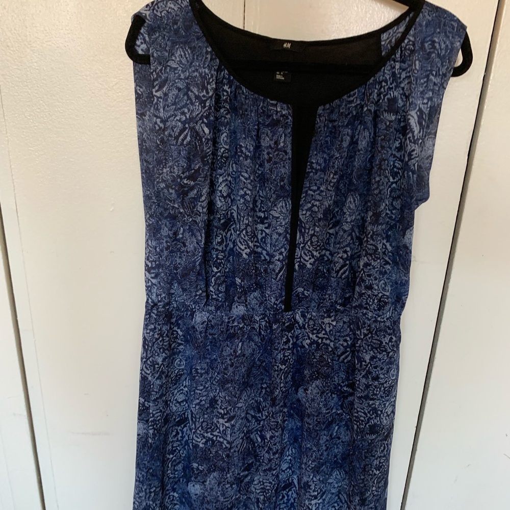 Casual Blue Dress with KeyHole detail